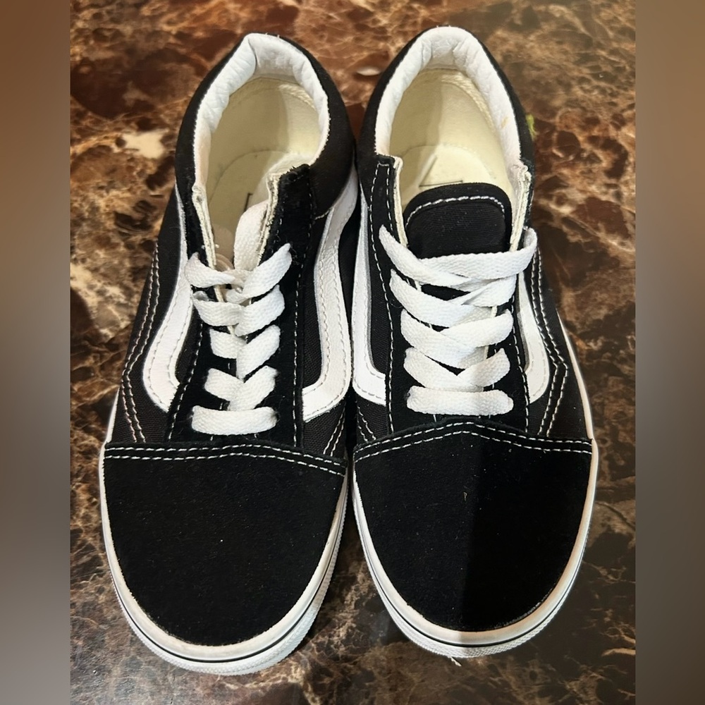 Vans Black and White Kids Sneakers size 13 with Iconic Jazz Stripe